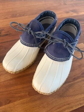 L.L.Bean Women’s Navy and off White Duck-Style Lace-Up Boots